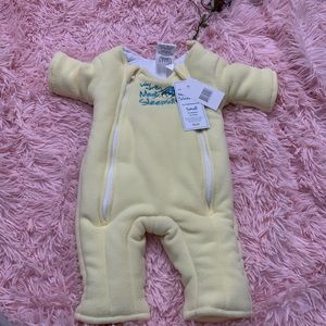 🐝 Baby merlins Magic sleep suit!